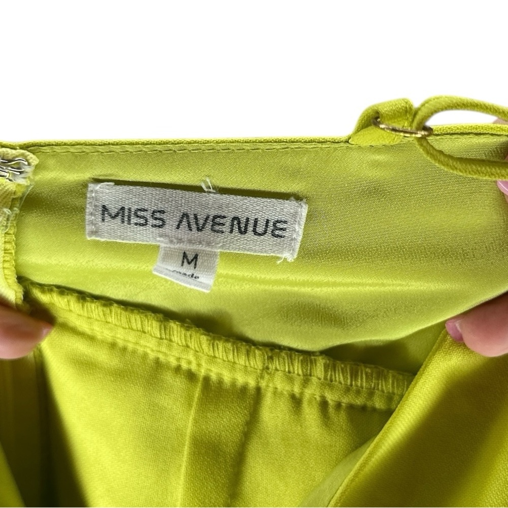 MISS AVENUE Lime Green Skort Romper Deep Plunge Neck Line Statement Piece Size M - Picture 5 of 7